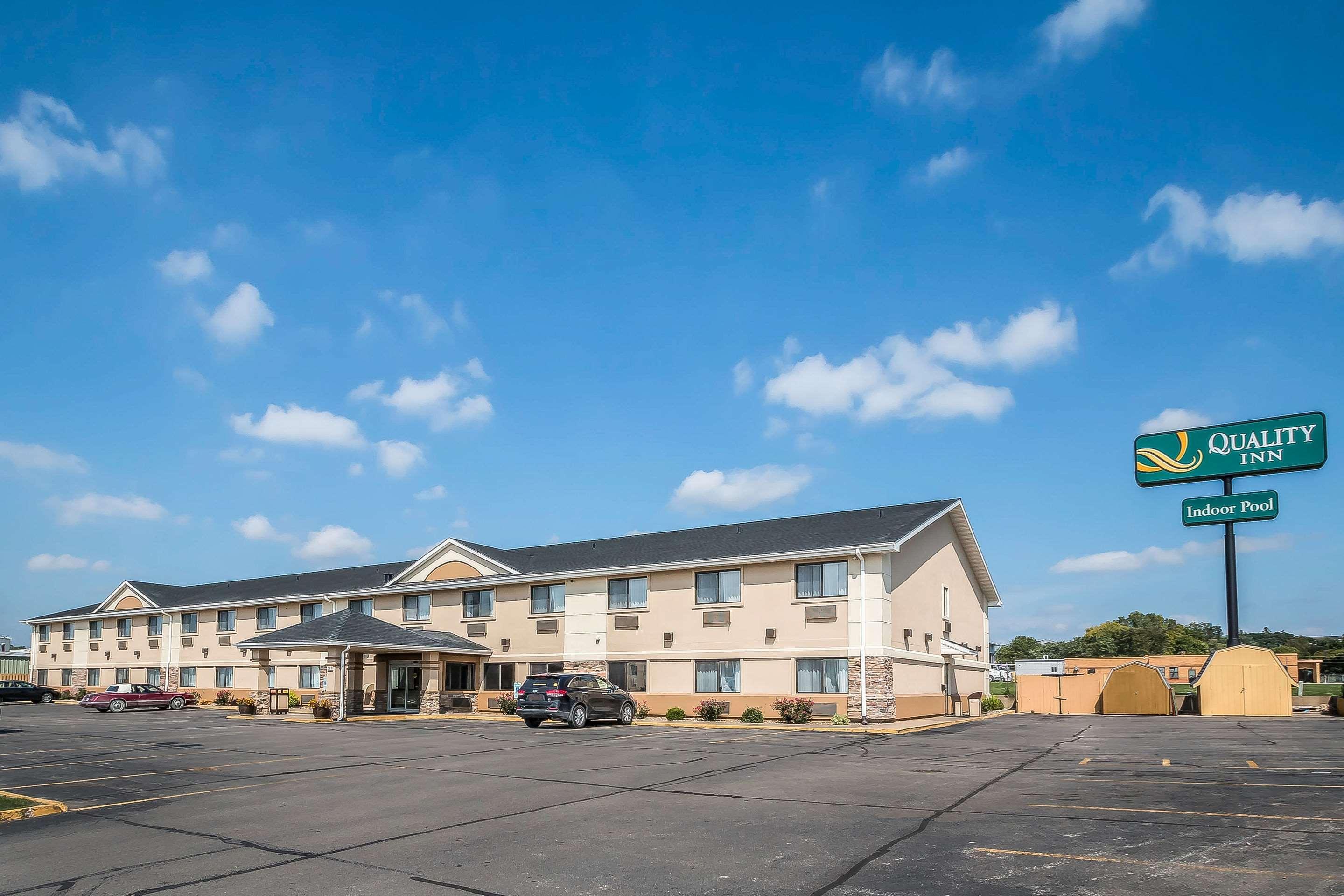 Quality Inn Coralville - Iowa River Landing Exterior foto